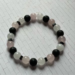 Handmade elastic bracelet